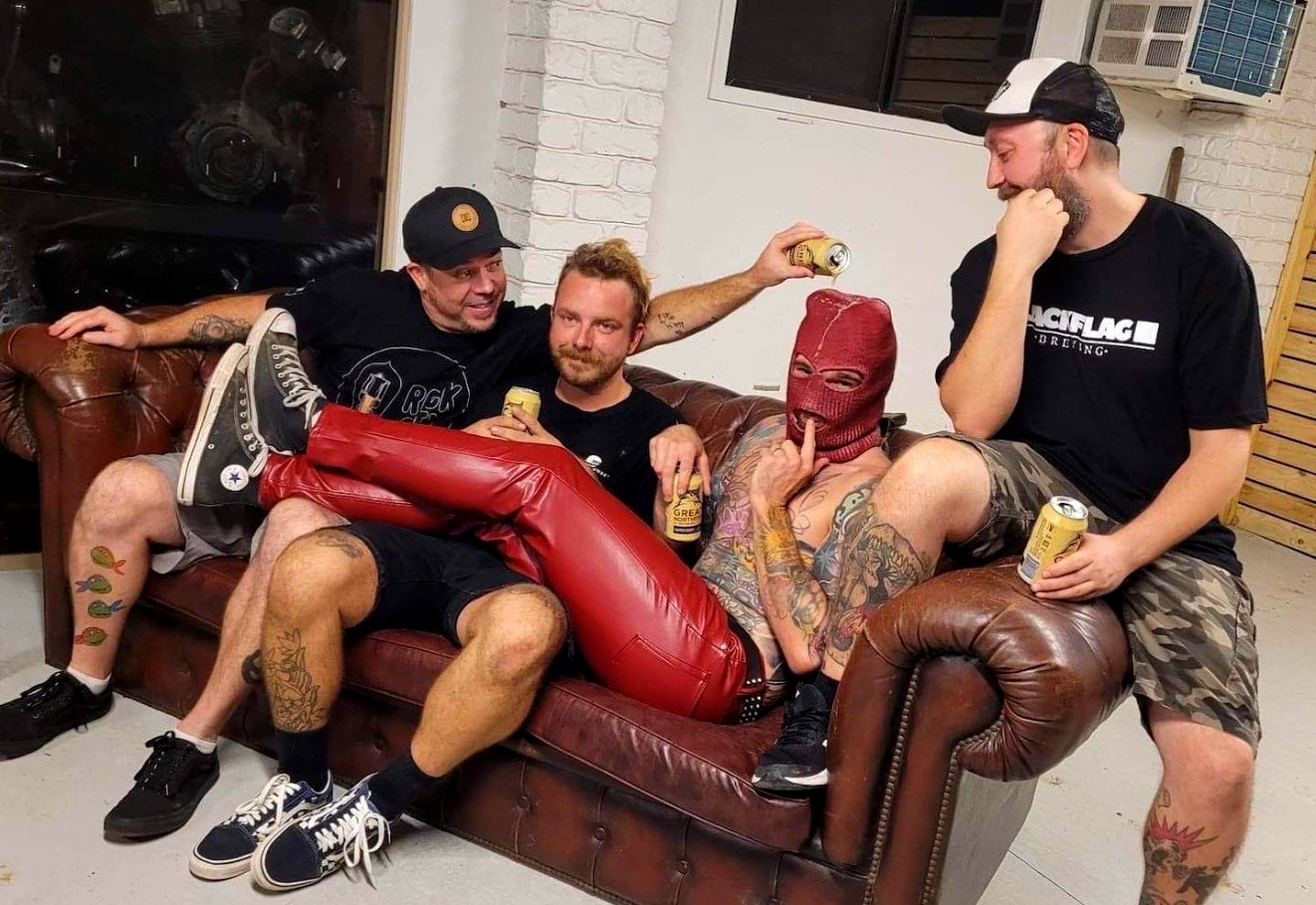 Buckled – Addict