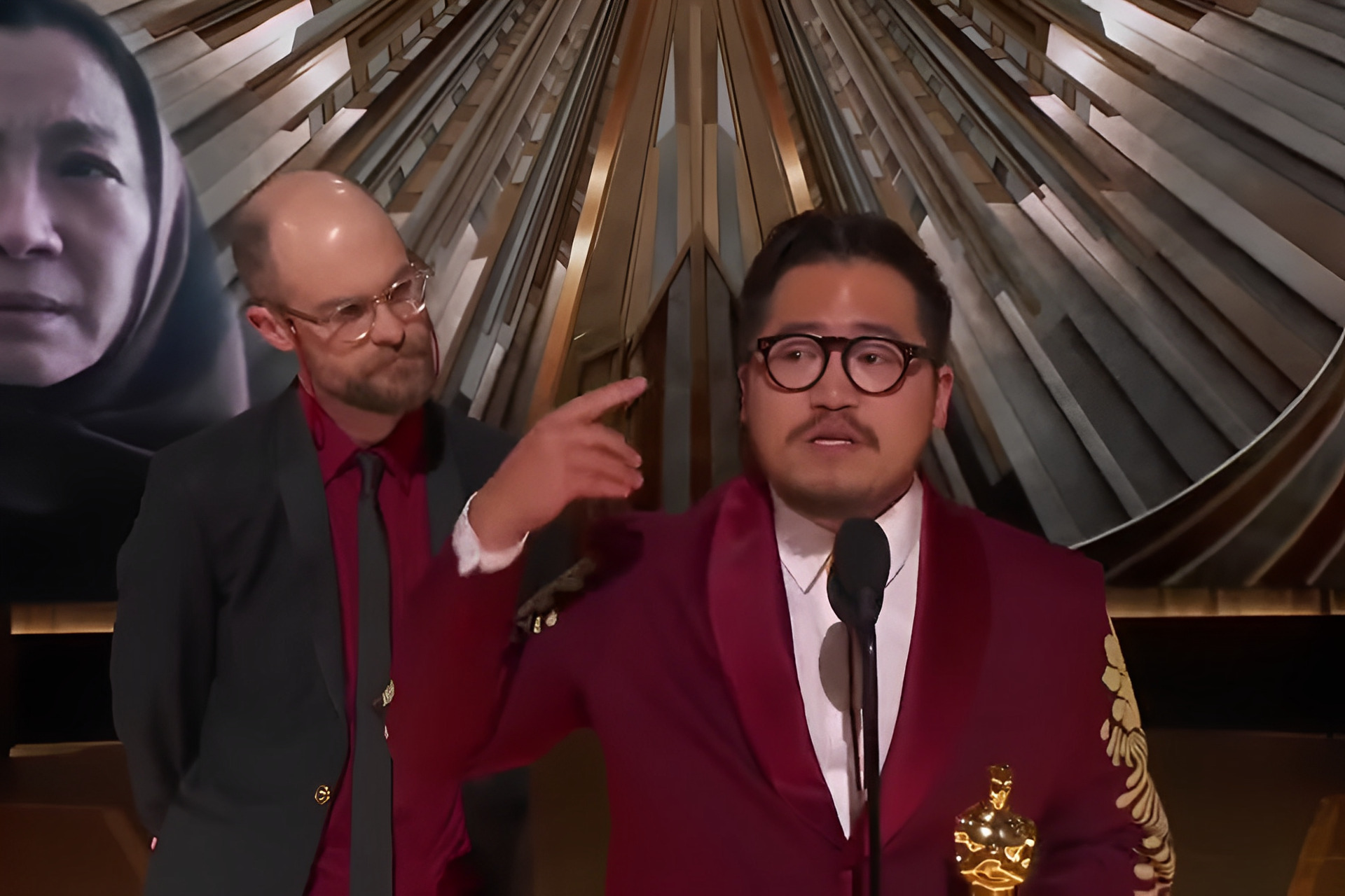 La historia del vestuario de Everything Everywhere All At Once y su tributo en los Oscars