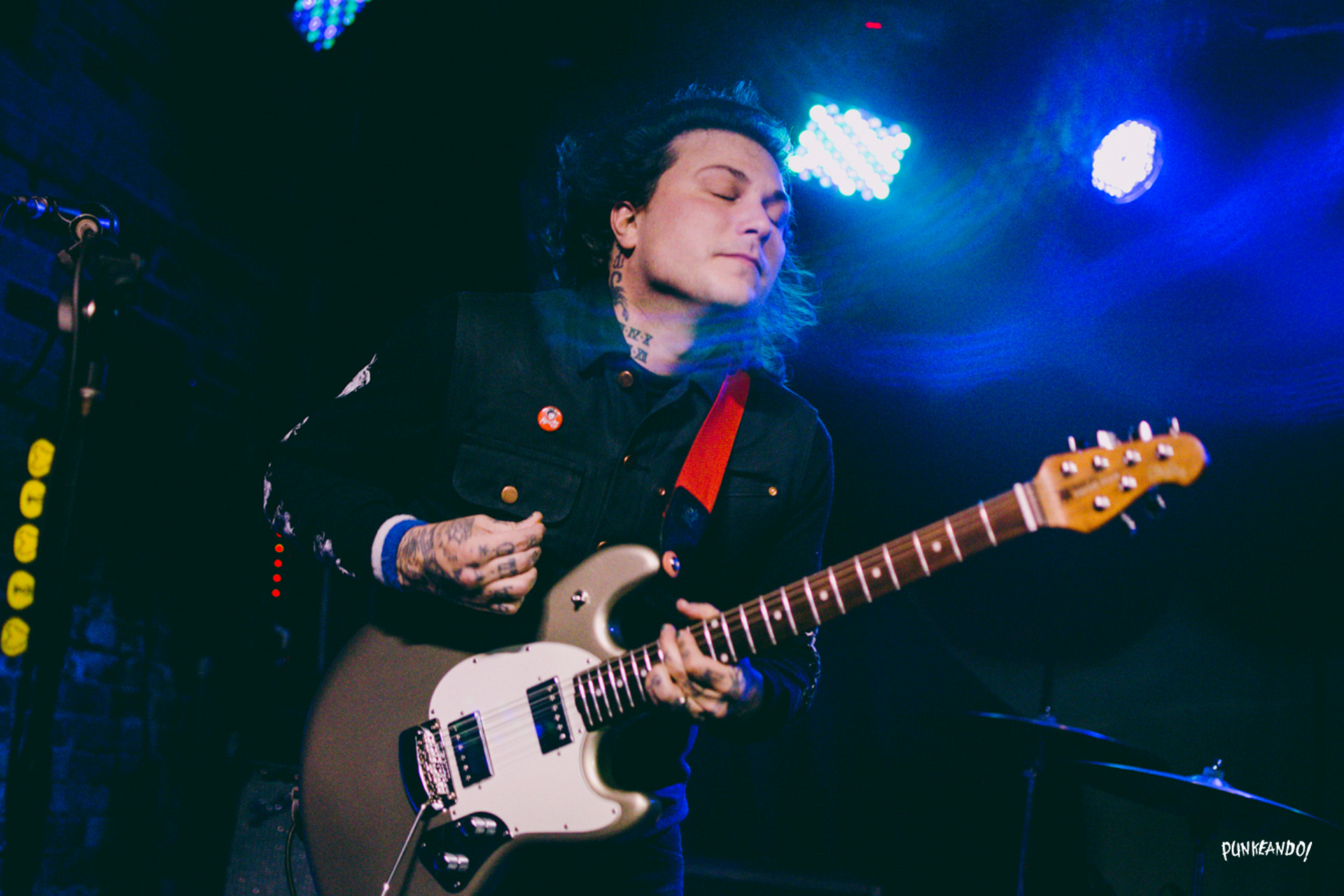 Frank Iero Vs LEGO