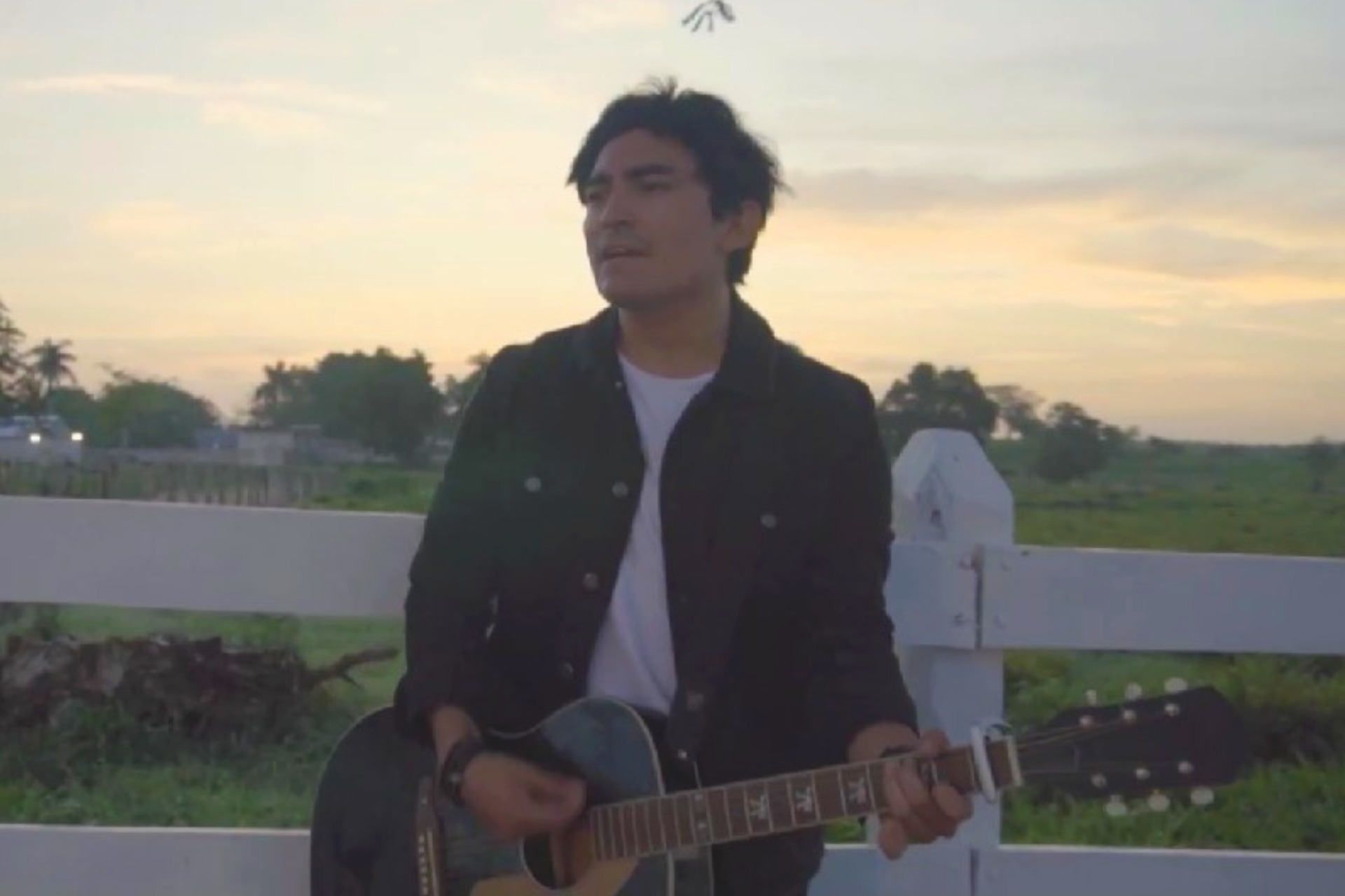 Jay Feckless – Ojos Claros