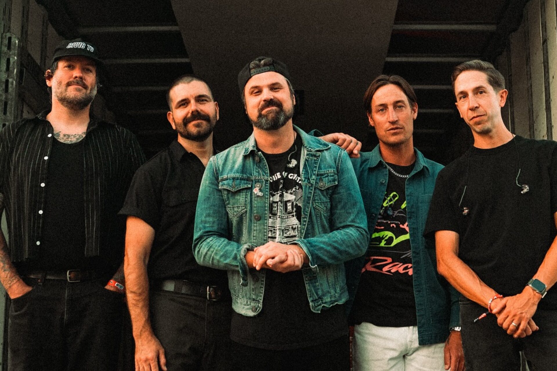 Silverstein – Don’t Let Me Get Too Low