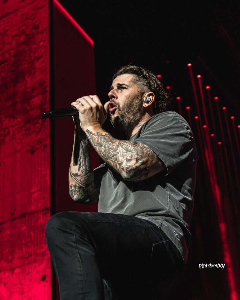 Avenged Sevenfold- Centre Bell -07