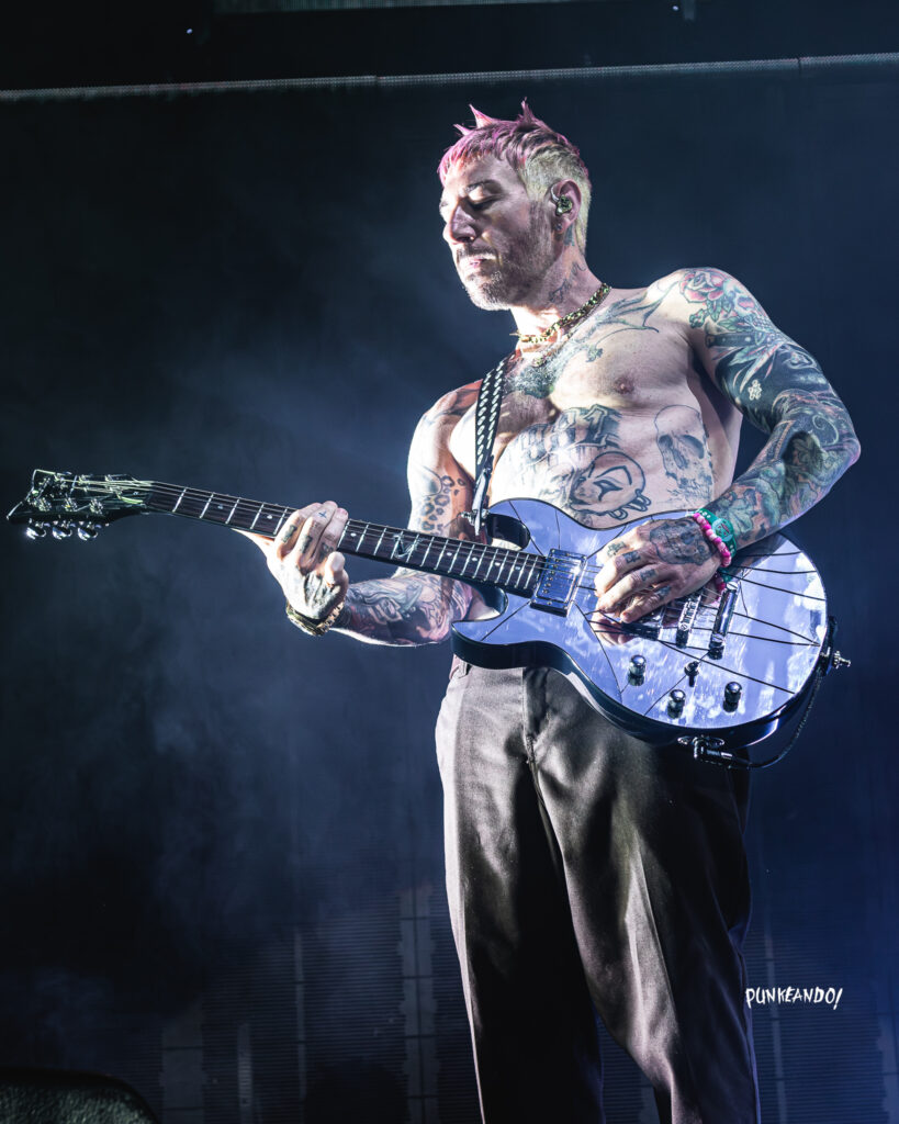 Avenged Sevenfold- Centre Bell -12