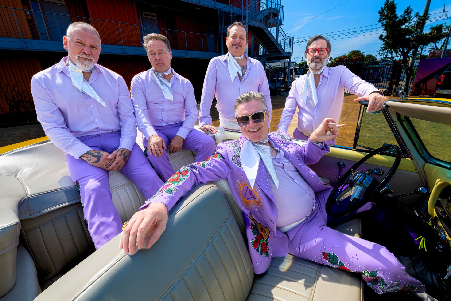 Me First and The Gimme Gimmes anuncian nuevo álbum en vivo: “¡Blow It…At Madison’s Quinceañera”