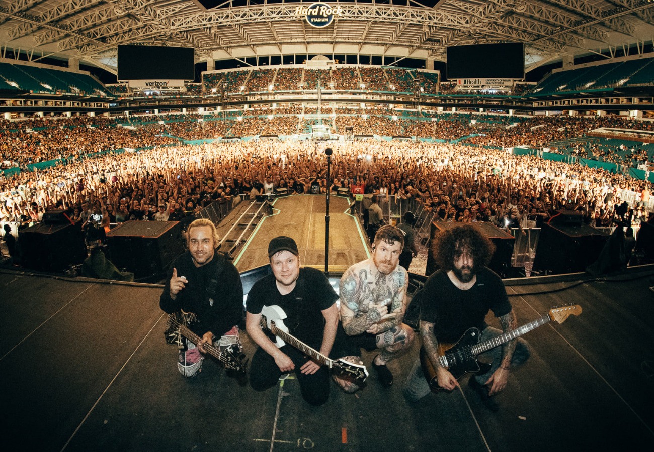 Fall Out Boy se retira del Hella Mega Tour después de que un miembro dio positivo por COVID-19